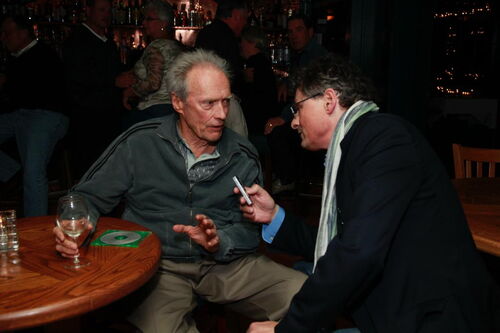Clint Eastwood (amerikanischer Schauspieler, Regisseur, Produzent und Filmkomponist) und Matthias Matussek.